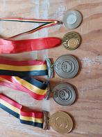 Doos vol medailles duivensport, Ophalen