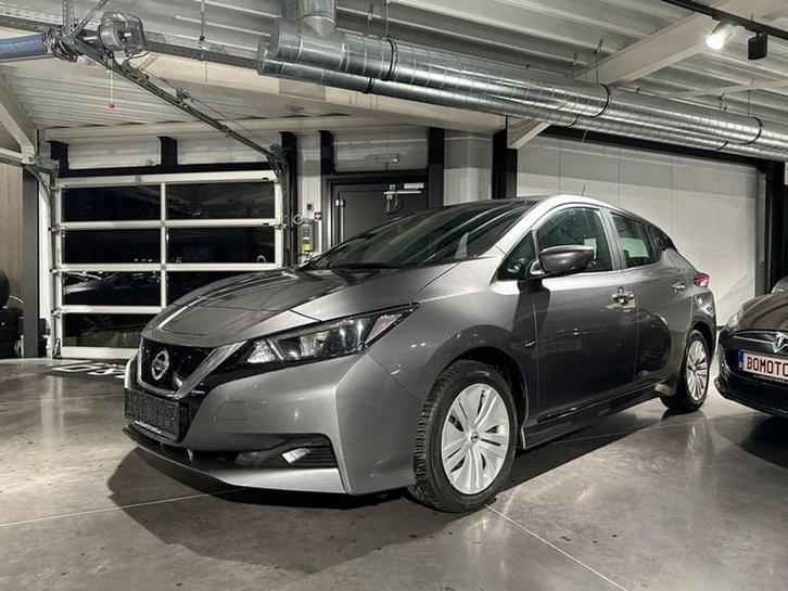 Nissan Leaf Nissan Leaf EV 40kWh  km STUNTPRIJS 13.219 +btw, Auto's, Nissan, Bedrijf, Leaf, Airbags, Cruise Control, Elektrische stoelverstelling