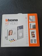 BTicino AVT videokit Linea 3000 nieuw, Maison & Meubles, Sonnettes, Enlèvement, Compatible avec les smartphones, Neuf