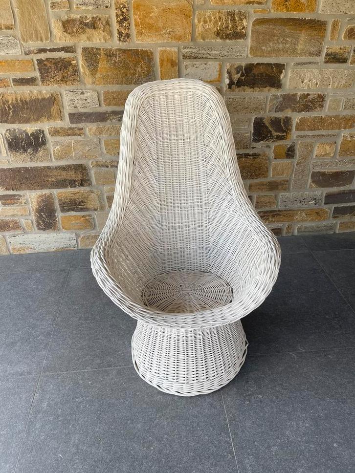 Fauteuil Vintage en osier tressé année 1974., Huis en Inrichting, Fauteuils, Zo goed als nieuw, Riet of Rotan, 50 tot 75 cm, Minder dan 75 cm