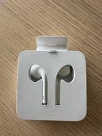 Apple earphones - not used, Télécoms, Téléphonie mobile | Écouteurs, Comme neuf