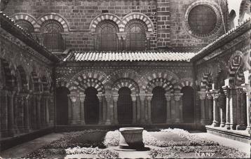 FRANKRIJK - Le Puy-en-Velay: Le Cloître beschikbaar voor biedingen