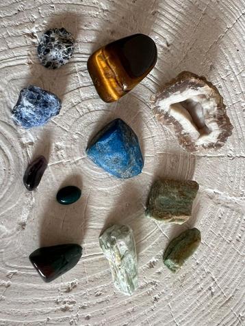 Lot de pierres précieuses et minéraux 