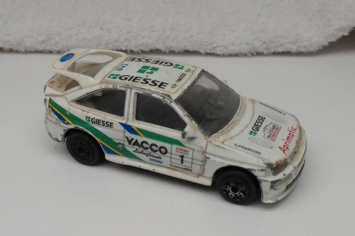 Bburago Ford Escorte 1/43, Hobby & Loisirs créatifs, Voitures miniatures | 1:43, Utilisé, Voiture, Autres marques, Enlèvement ou Envoi