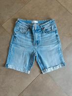 2 korte jeansbroeken Bershka maat 42, Ophalen of Verzenden, Zo goed als nieuw, Blauw, Berska