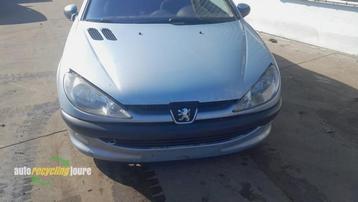 Motorkap van een Peugeot 206 (EYLC) beschikbaar voor biedingen