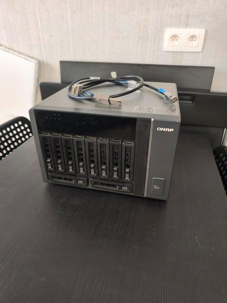 QNAP REXP-1000 Pro - SAS RAID-uitbreiding met 6 sleuven - ge, Computers en Software, Servers, Gebruikt, Ophalen