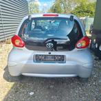 Toyota Aygo 1.0Vvti /Benzine **24.000km** EERSTE EIG., Auto's, Toyota, Stof, Bedrijf, Handgeschakeld, Grijs