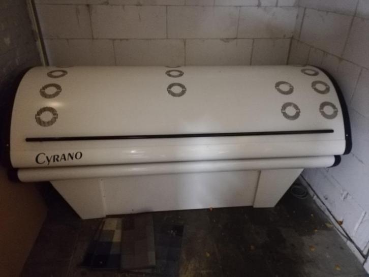 Professionele zonnebank, Elektronische apparatuur, Zonnebanken en Gezichtsbruiners, Zo goed als nieuw, Zonnebank dubbelzijdig