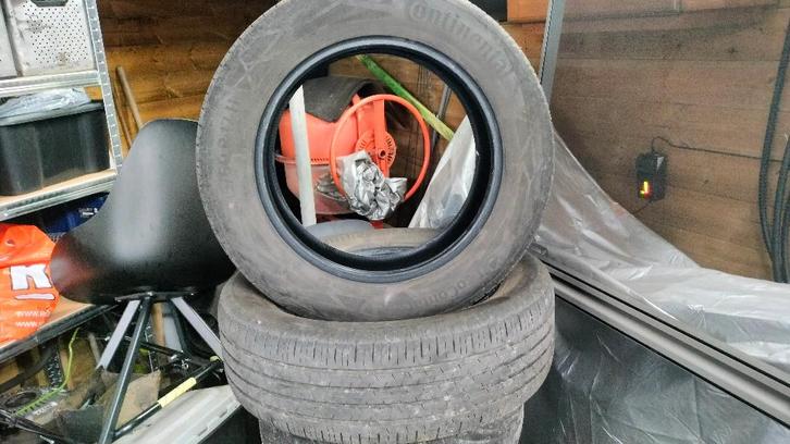 2 X Continental EcoContact 6 215/60R17, Autos : Pièces & Accessoires, Pneus & Jantes, Pneu(s), Pneus été, 17 pouces, 215 mm, Utilisé