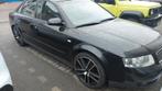Audi A4 1.8 essence S4 année 2002, Auto's, Audi, 4 deurs, A4, 120 kW, Particulier