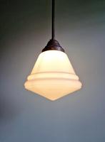 Grote conische Art Deco hanglamp van wit opaline glas, Antiek en Kunst, Ophalen of Verzenden