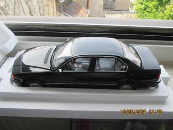 KK Scale BMW 740i E38 schwarz 1:18 beschikbaar voor biedingen