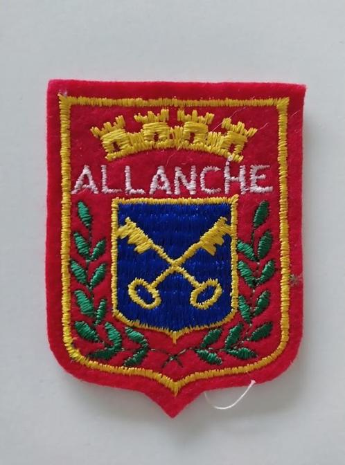 Ecusson / Patch Vintage - Allanche - France, Collections, Broches, Pins & Badges, Comme neuf, Bouton, Ville ou Campagne, Enlèvement ou Envoi