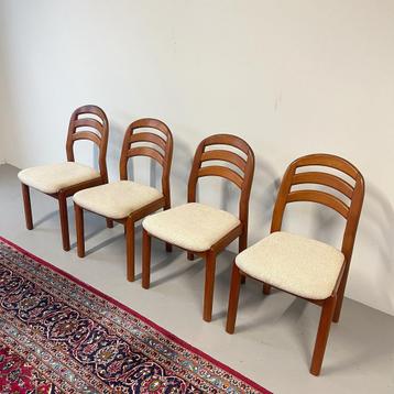 Set van 4 vintage eetkamerstoelen •Dyrlund• beschikbaar voor biedingen