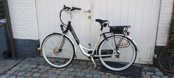 damesfiets, kan ook electrisch gebruikt worden beschikbaar voor biedingen