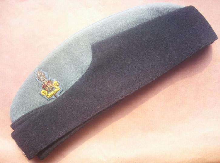 Bonnet Off. anglais nominatif Royal Army Educational Corps, Collections, Objets militaires | Général, Armée de terre, Envoi