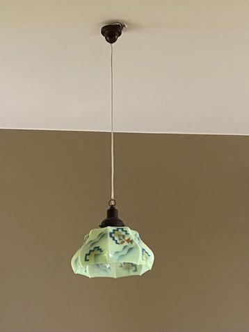 Vintage hanglamp met glas en retro motief beschikbaar voor biedingen