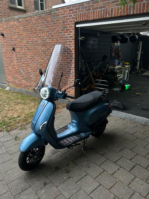 Gts toscana a klasse met a/b knop, Fietsen en Brommers, Snorfietsen en Snorscooters, Zo goed als nieuw, Overige merken, Benzine