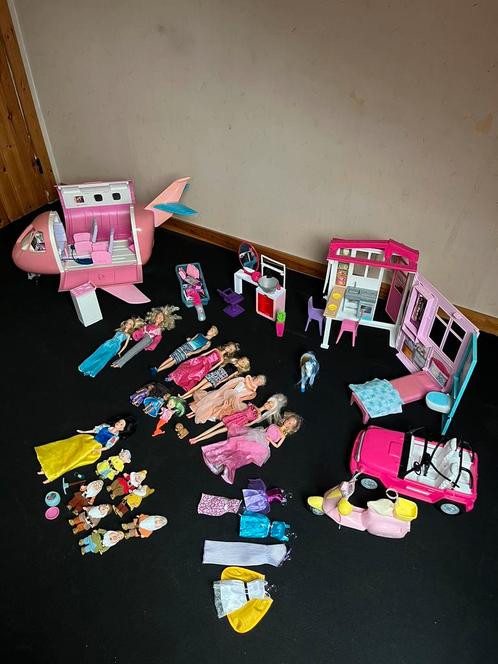 Barbie: bundel met auto, huis, vliegtuig, brommer,…, Kinderen en Baby's, Speelgoed | Poppenhuizen, Gebruikt, Ophalen