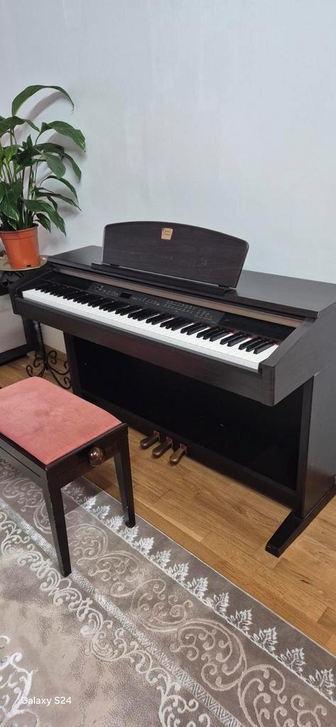 Yamaha clavinova clp-130, Muziek en Instrumenten, Piano's, Zo goed als nieuw, Piano, Ophalen of Verzenden