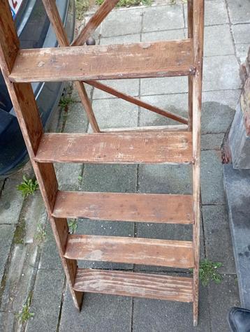 Trapladder met 5 treden + platform 35 x 33 cm beschikbaar voor biedingen