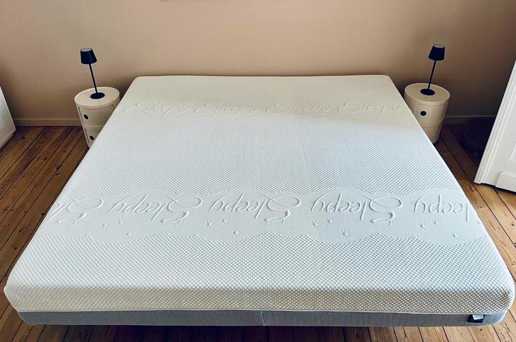Splinternieuwe matras Sleepy 200 x 200 cm, Huis en Inrichting, Slaapkamer | Matrassen en Bedbodems, Nieuw, Matras, Overige maten