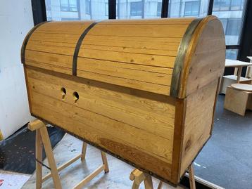 Houten kist beschikbaar voor biedingen