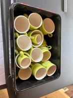 Onderzetbordjes en tassen, Ophalen, Zo goed als nieuw