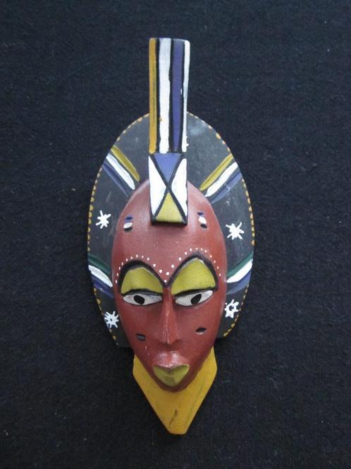 Authentiek klein Afrikaans maskertje Ghana 12 cm, Antiquités & Art, Art | Art non-occidental, Enlèvement ou Envoi