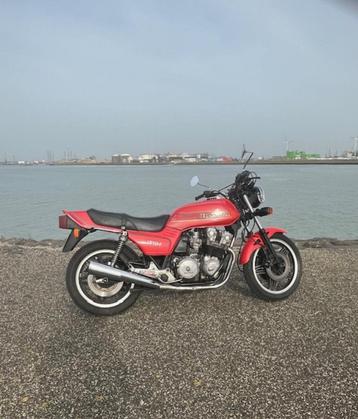 honda bol dor 750 cb    --1982  De fijnste motor die er is beschikbaar voor biedingen