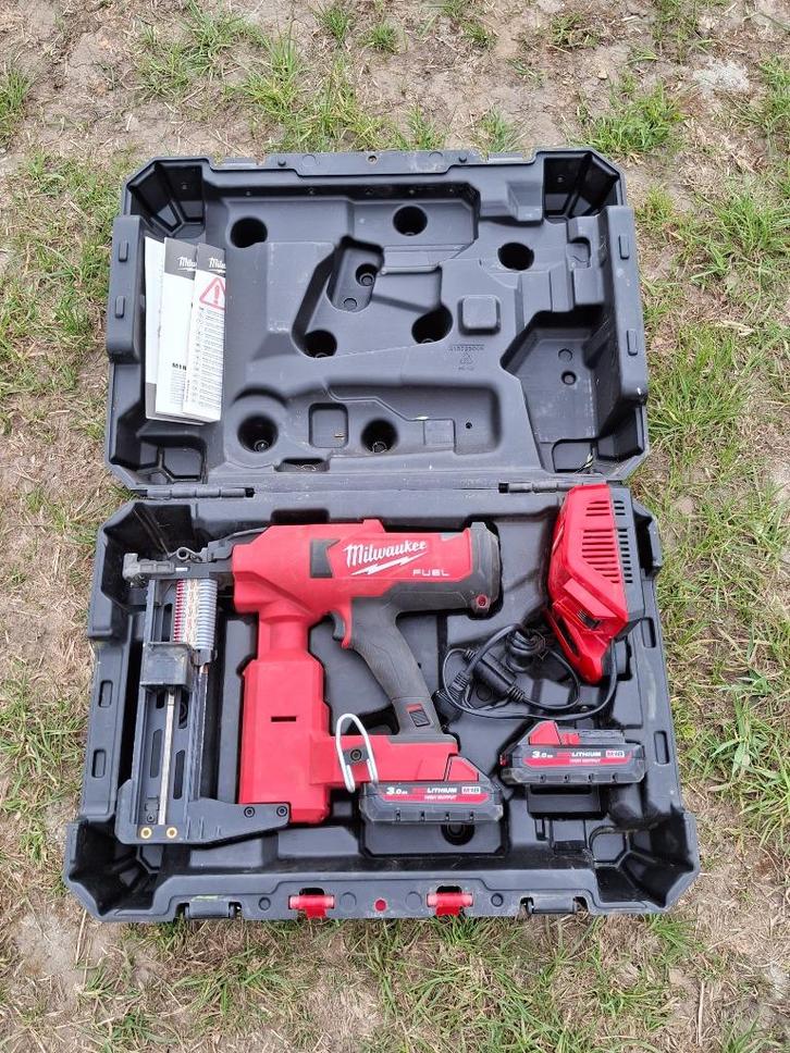 Te Huur - Milwaukee krammenschieter M18 FFUS-0C, Doe-het-zelf en Bouw, Gereedschap | Handgereedschap, Zo goed als nieuw, Ophalen