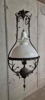 Lamp uit de 20e eeuw met prachtige details in trots smeedwer, Ophalen of Verzenden