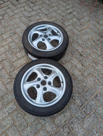 2x Originele Porsche Velgen 235/45/17 beschikbaar voor biedingen