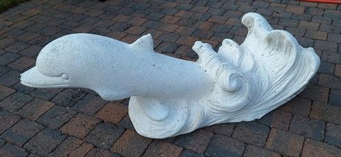 Grote dolfijn in witsteen., Tuin en Terras, Tuinbeelden, Zo goed als nieuw, Ophalen