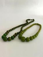 2 mooie Groen Bakeliet - Catalin Kettingen, Handtassen en Accessoires, Antieke sieraden, Verzenden