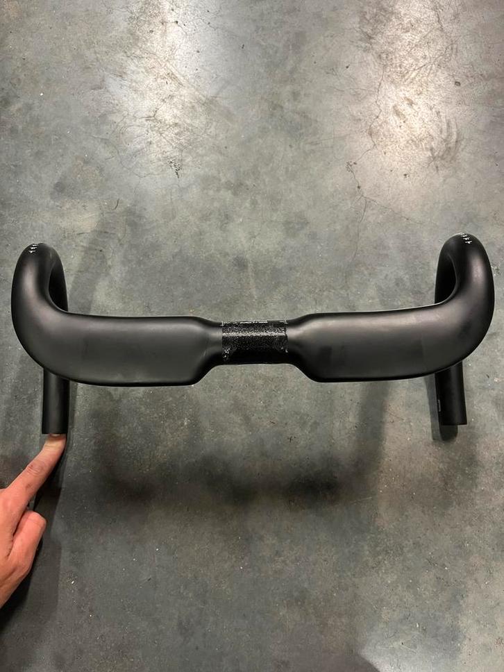 Aero stuur carbon koersfiets, Fietsen en Brommers, Fietsonderdelen, Zo goed als nieuw, Racefiets, Stuur, Ophalen of Verzenden