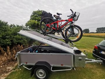 Remorque fermée avec 4 porte-vélos Thule, Autos : Divers, Remorques, Enlèvement, Utilisé