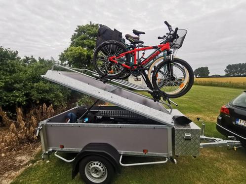 Gesloten aanhangwagen met 4 thule fietsdragers, Auto diversen, Aanhangers en Bagagewagens, Gebruikt, Ophalen