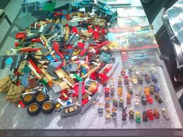 Lot losse Lego met 38 minifiguren. beschikbaar voor biedingen