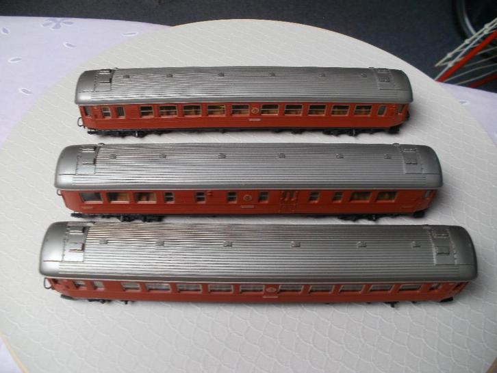 3x Marklin Ho rijtuig van de SJ 2x 4072+1x 4073+verlichting., Hobby en Vrije tijd, Modeltreinen | H0, Zo goed als nieuw, Wagon