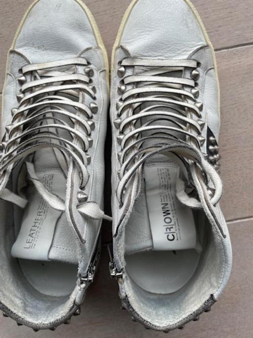 Te koop Luxury witte sneakers merk Leather CROWN maat 42, Vêtements | Hommes, Chaussures, Comme neuf, Baskets, Blanc, Enlèvement