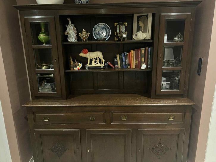 Massief houten kasten met gravuren in, Huis en Inrichting, Kasten | Buffetkasten, Zo goed als nieuw, Met lade(s), Ophalen