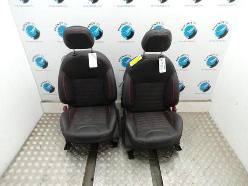 Peugeot 2008 INTERIEUR voorstoelen met achterbank half leder, Auto-onderdelen, Interieur en Bekleding, Peugeot, Gebruikt, Ophalen