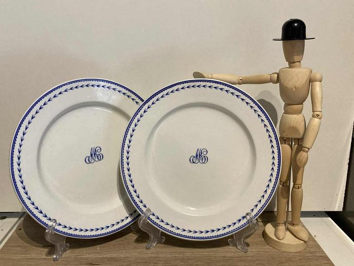 Porselein uit Doornik, 2 19e borden met monogram, Antiek en Kunst, Antiek | Porselein, Ophalen of Verzenden
