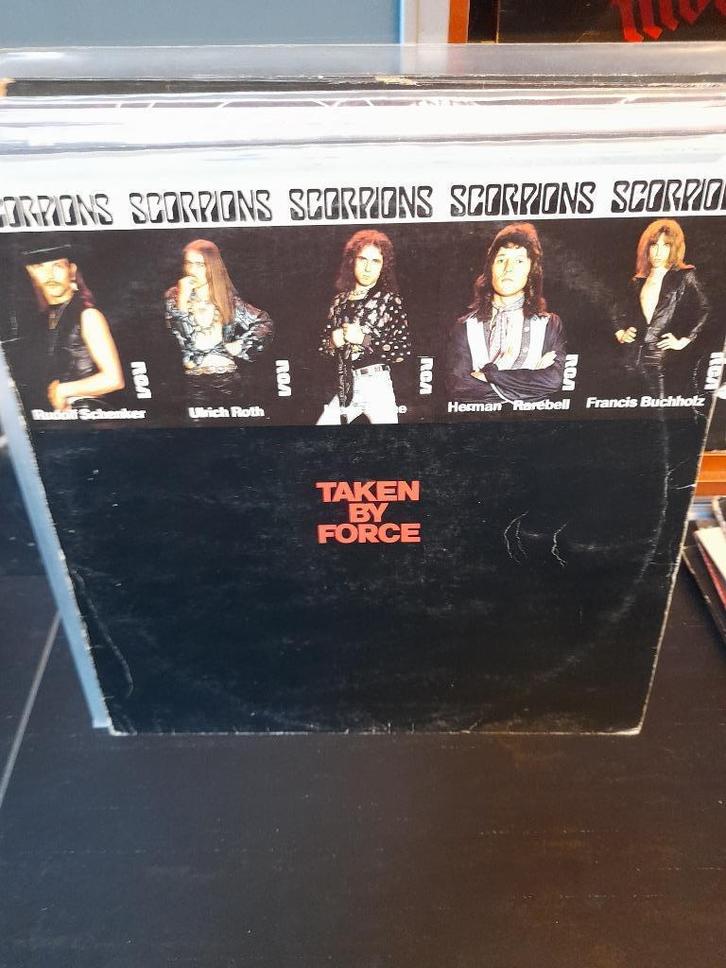 lp - scorpions - taken by force - vak 16, Cd's en Dvd's, Vinyl | Hardrock en Metal, Gebruikt, Ophalen of Verzenden