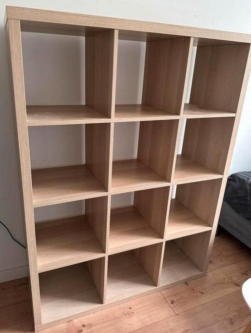12 vaks Kallax Wit gelazuurd eikeneffect, Huis en Inrichting, Kasten | Roldeurkasten en Archiefkasten, Ophalen