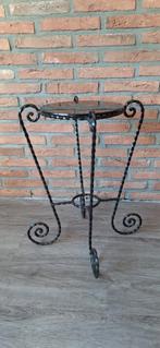 Table d'appoint en métal, Maison & Meubles, Tables | Tables d'appoint, Enlèvement