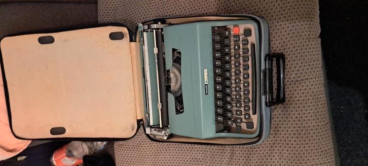 Olivetti Lettera 32, Diversen, Bureau-accessoires, Zo goed als nieuw, Ophalen