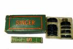 Singer Manufacturing Co.  reserve materiaal, vet en stiksel, Antiek en Kunst, Ophalen of Verzenden